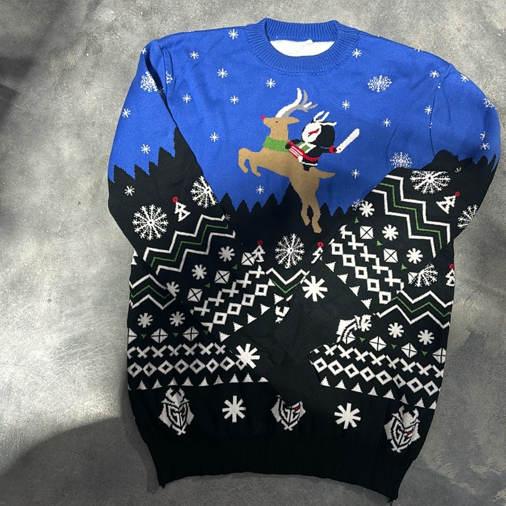 Christmas sweater Medium
